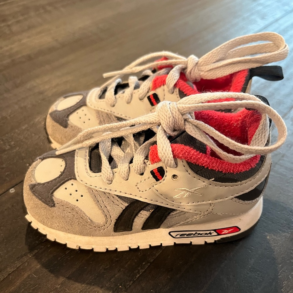 Reebok 5c toddler shoes like new no box. Smoke free home